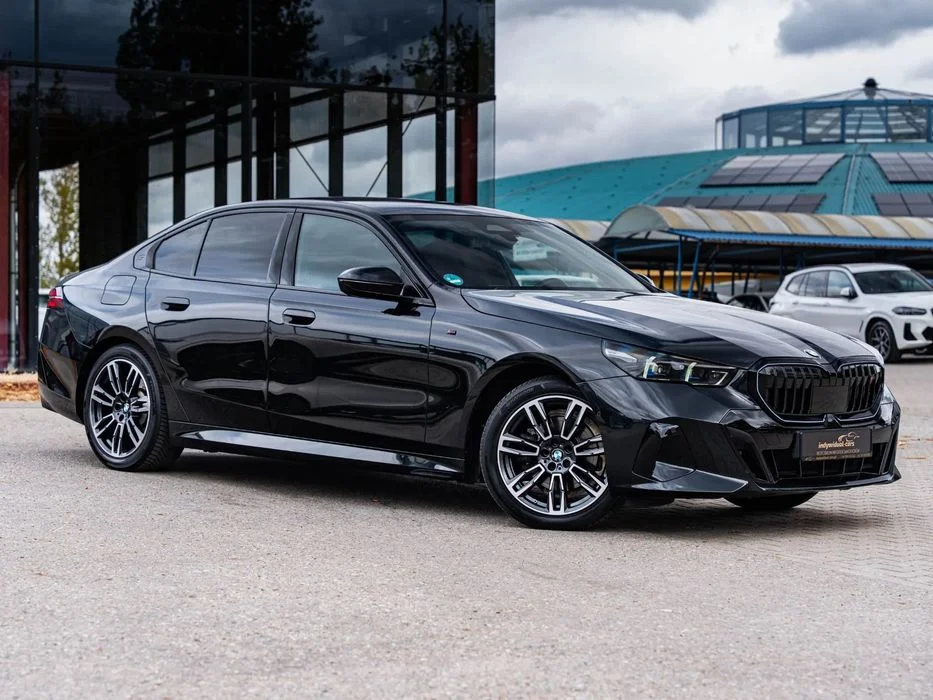 BMW Seria 5 54.T-KM*BLACK 520d*M-Sport*ShadowLine+ M-Pro*Kamera*Ambiente* – zdjęcie 8