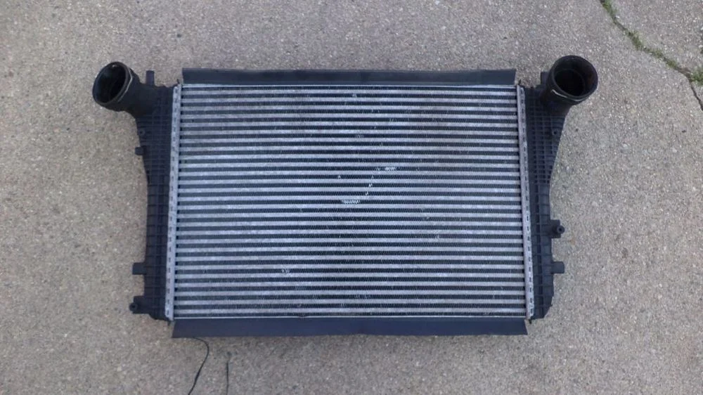 Chłodnica INTERCOOLERA VW Passat B6 3C0145805P