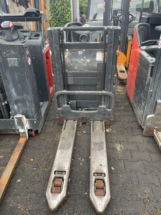 Maszt do ciągnika, maszyny rolniczej, lekki podnośnik hydrauliczny