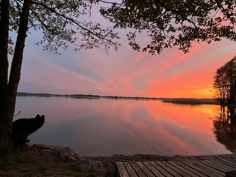 Domek nad jeziorem z balią – zdjęcie 9
