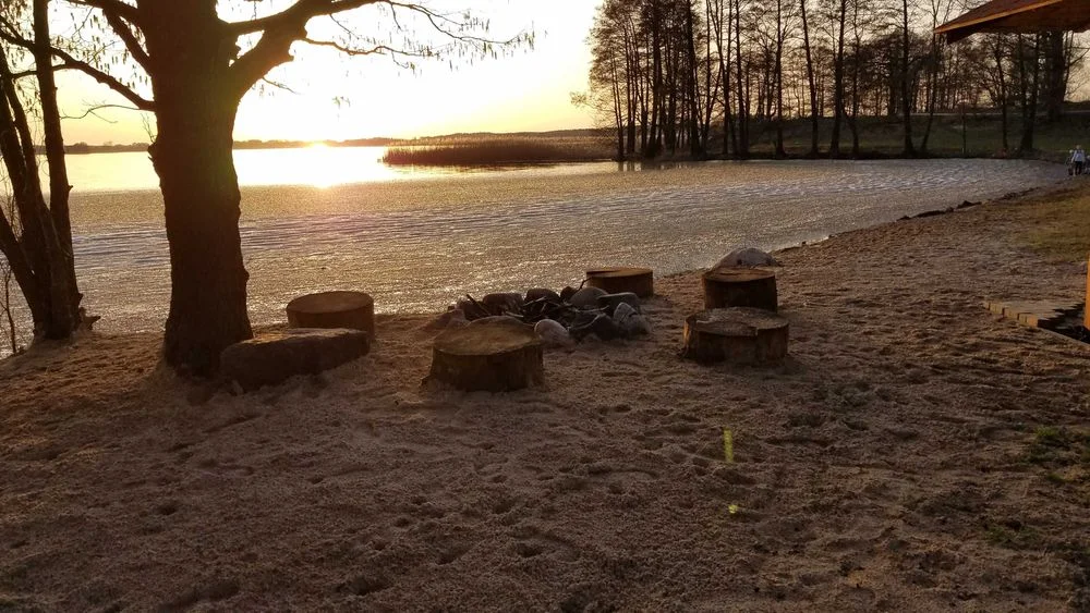 Domek nad jeziorem z balią – zdjęcie 8