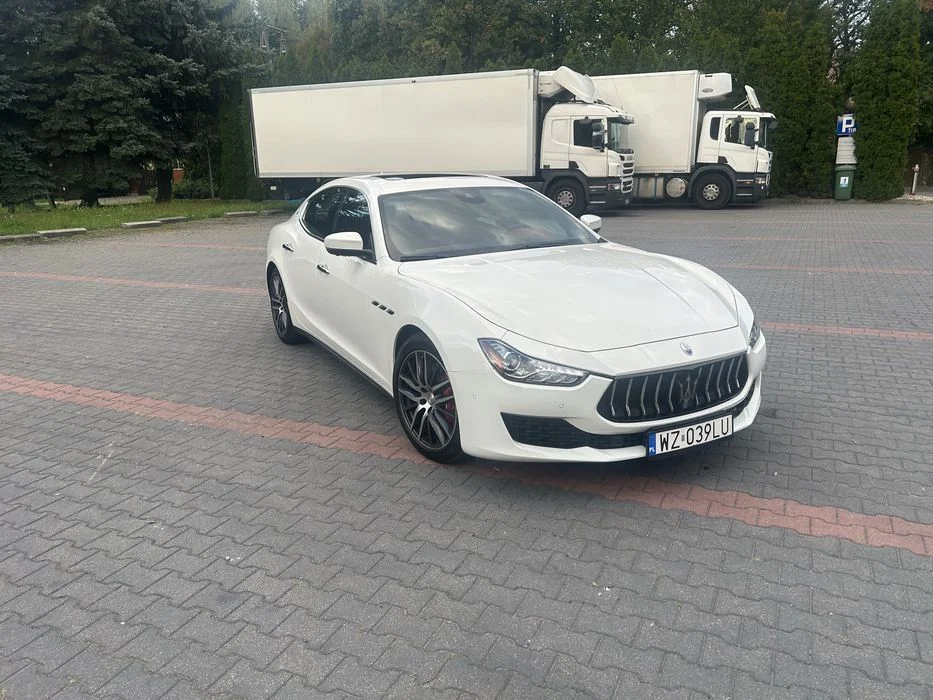 Maserati Ghibli 2018 /3.0 v6/430 km/SQ4
