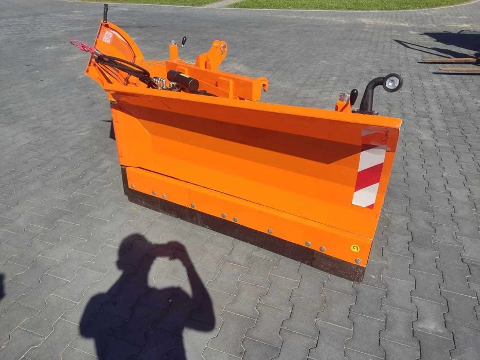 Pług do śniegu strzałka Volant hydrauliczny składany euro tuz 2,5-3,2m – zdjęcie 7