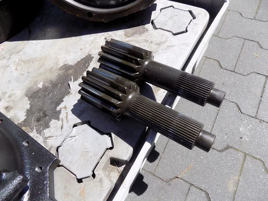 Massey Ferguson 6480 6465 6475 7618 7480 zwolnica tył obudowa mostu skrzyni – zdjęcie 2