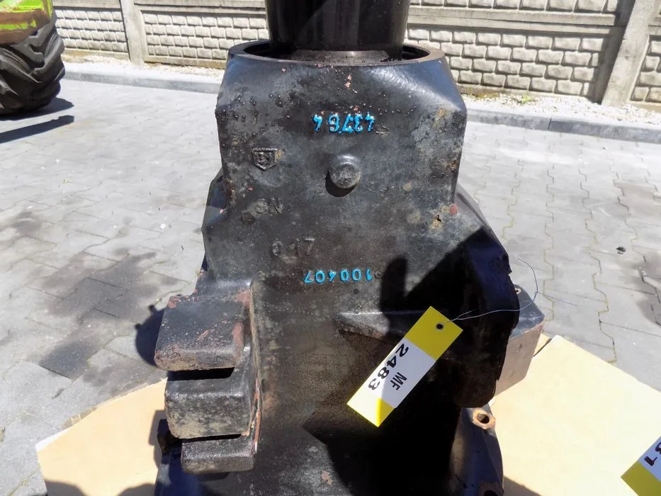 Massey Ferguson 6480 6465 6475 7618 7480 zwolnica tył obudowa mostu skrzyni – zdjęcie 3