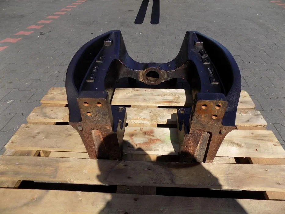Massey Ferguson 6480 6465 7618 7480 6490 os przednia most miekka amortyzowana wahacz wieszak zwolnica – zdjęcie 7