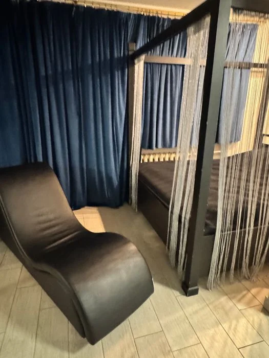 Apartament na doby JACUZZI, RURA DO POLE DANCE , LOZKO Z BALDACHIMEM i jest wyciszone – zdjęcie 5