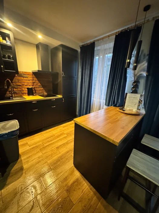 Apartament na doby JACUZZI, RURA DO POLE DANCE , LOZKO Z BALDACHIMEM i jest wyciszone – zdjęcie 6