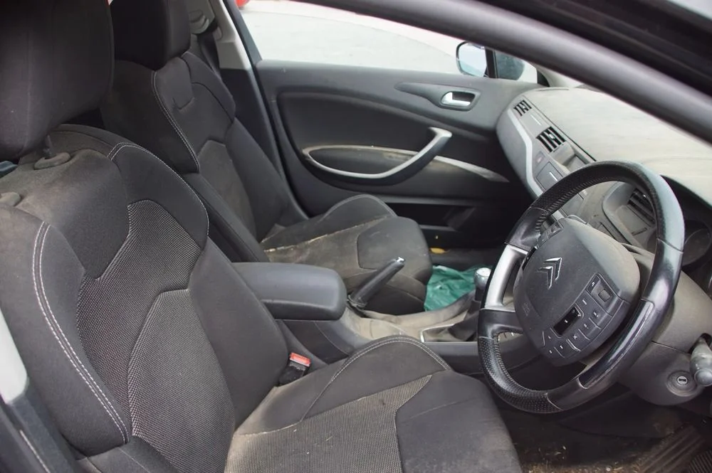 Auto na części - Citroen C5 II X7 1.6 HDI 110 KM 9HZ BE4R KTV 2008R Silnik Skrzynia Drzwi Szyba Błotnik Klapa Lampa Deska Kokpit Sterownik Moduł Kierownica Licznik – zdjęcie 10