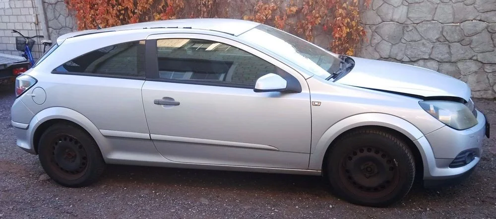 Na części Opel Astra III H GTC 1.6 B 3-Drzwi Z157 Z16XEP F17C394 Silnik Maska Zderzak Drzwi Klapa – zdjęcie 2
