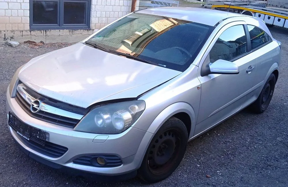 Na części Opel Astra III H GTC 1.6 B 3-Drzwi Z157 Z16XEP F17C394 Silnik Maska Zderzak Drzwi Klapa – zdjęcie 7