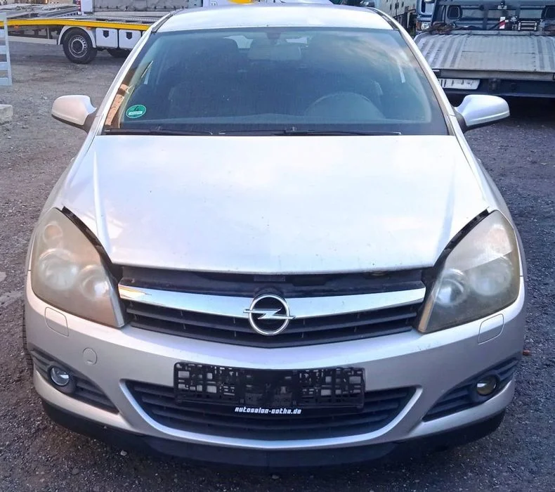 Na części Opel Astra III H GTC 1.6 B 3-Drzwi Z157 Z16XEP F17C394 Silnik Maska Zderzak Drzwi Klapa – zdjęcie 8