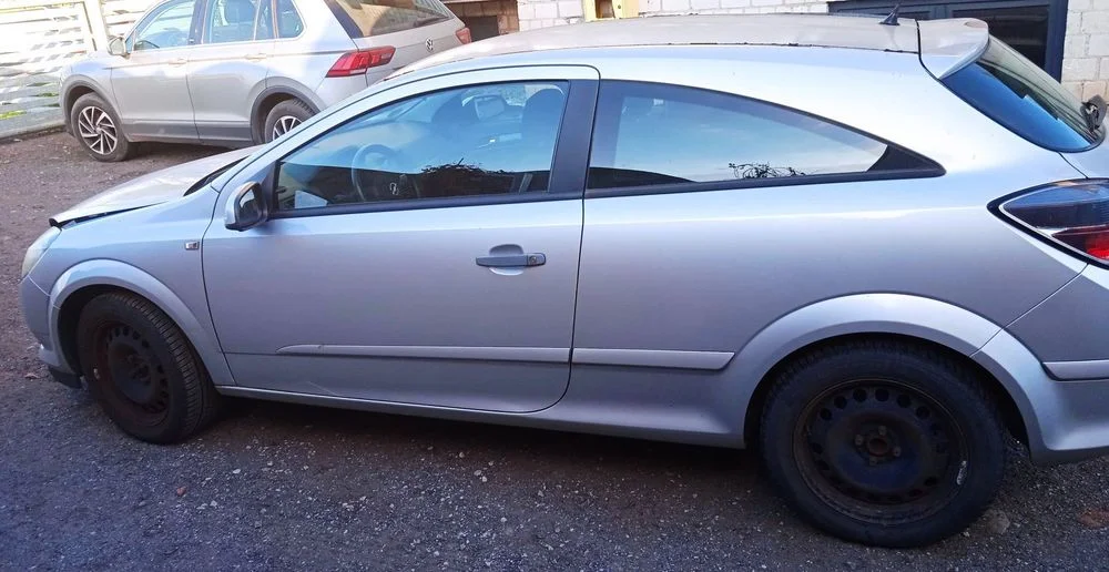 Na części Opel Astra III H GTC 1.6 B 3-Drzwi Z157 Z16XEP F17C394 Silnik Maska Zderzak Drzwi Klapa – zdjęcie 6