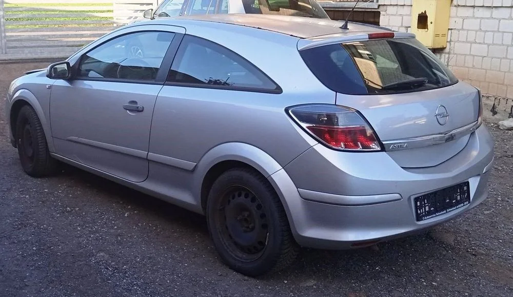 Na części Opel Astra III H GTC 1.6 B 3-Drzwi Z157 Z16XEP F17C394 Silnik Maska Zderzak Drzwi Klapa – zdjęcie 5