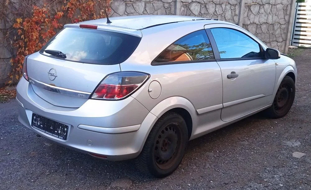 Na części Opel Astra III H GTC 1.6 B 3-Drzwi Z157 Z16XEP F17C394 Silnik Maska Zderzak Drzwi Klapa – zdjęcie 3