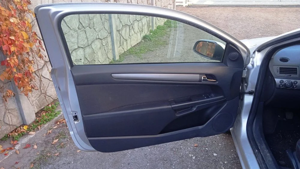 Na części Opel Astra III H GTC 1.6 B 3-Drzwi Z157 Z16XEP F17C394 Silnik Maska Zderzak Drzwi Klapa – zdjęcie 11