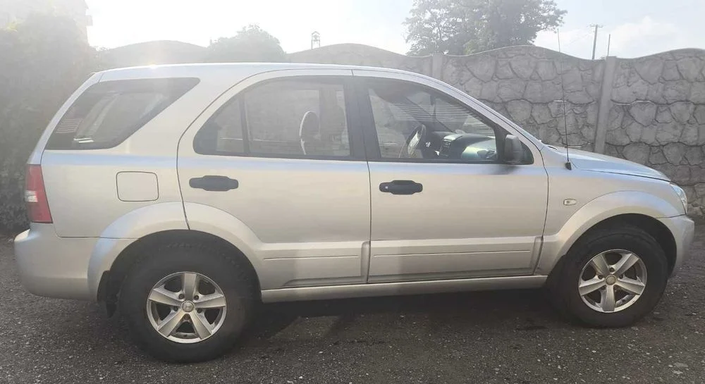 Na części Kia Sorento I Lift 2.5 D CRDI 3D Silnik Skrzynia Maska Zderzak Drzwi Klapa Szyba – zdjęcie 2