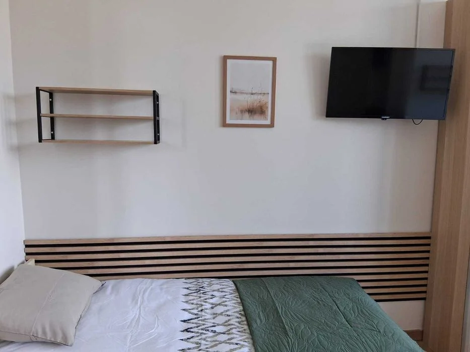Nowy hotel pracowniczy w Górze Kalwarii – pokoje dla pracowników – All inclusive