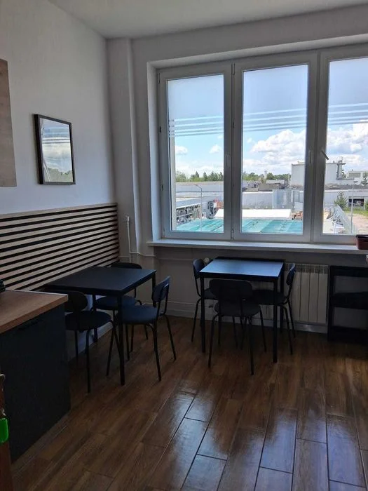 Nowy hotel pracowniczy w Górze Kalwarii – pokoje dla pracowników – All inclusive – zdjęcie 11