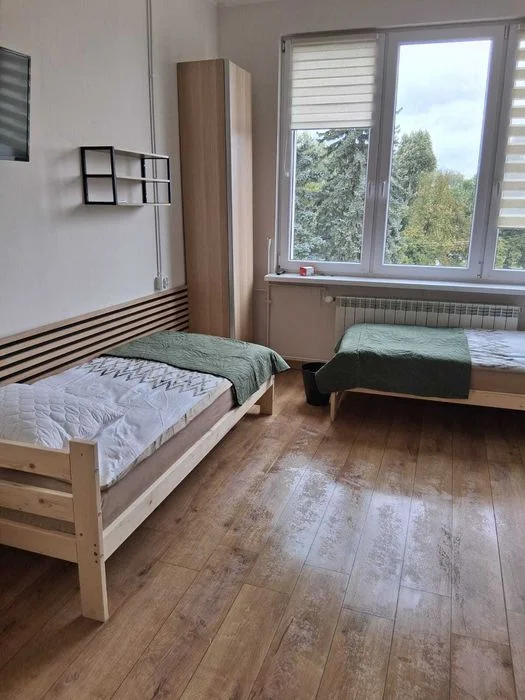 Nowy hotel pracowniczy w Górze Kalwarii – pokoje dla pracowników – All inclusive – zdjęcie 4