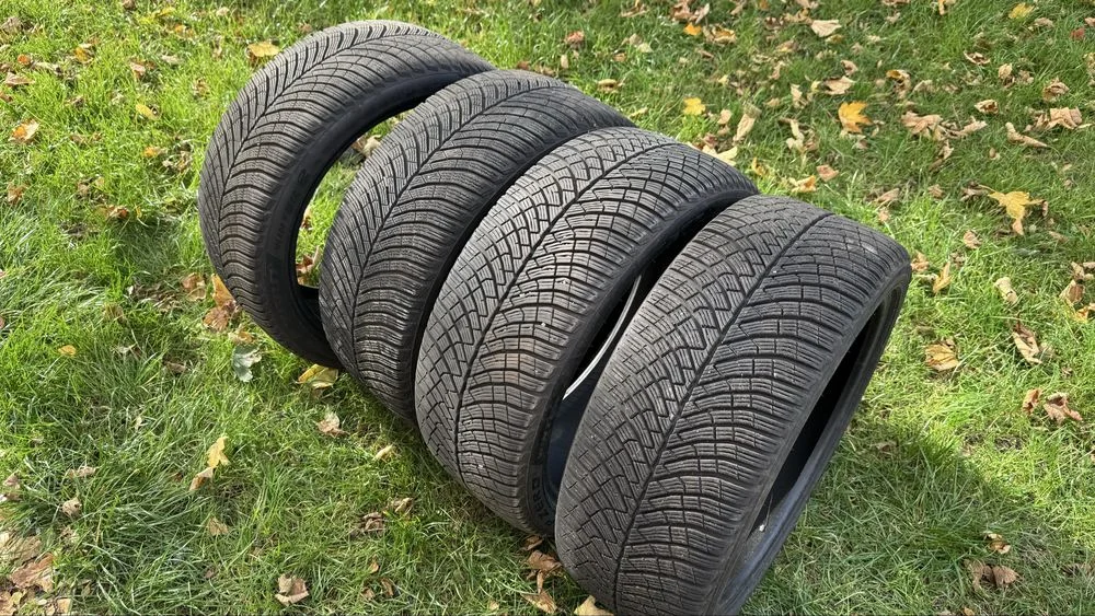 Opony Zimowe Pirelli P Zero Winter 2 225/40/R19 93V 2025 Rok po 1 Sezonie