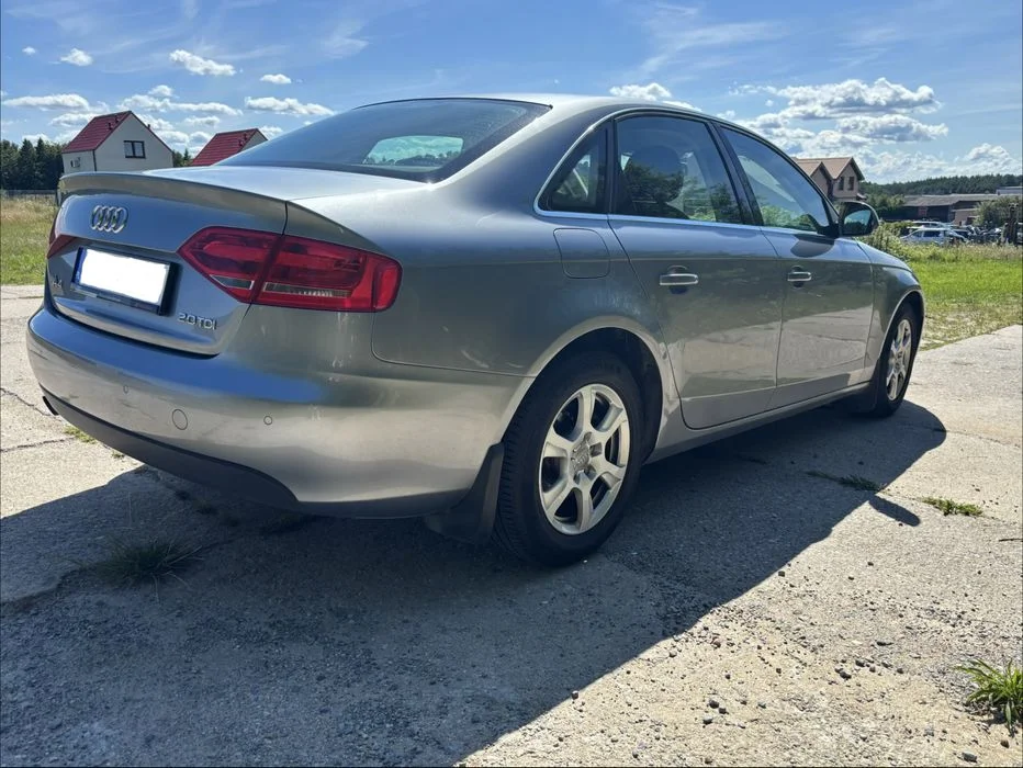 Audi A4 2.0 TDI 143 KM – Sedan – 2009 – 226 530 km – Xenon – ISOFIX – zdjęcie 4