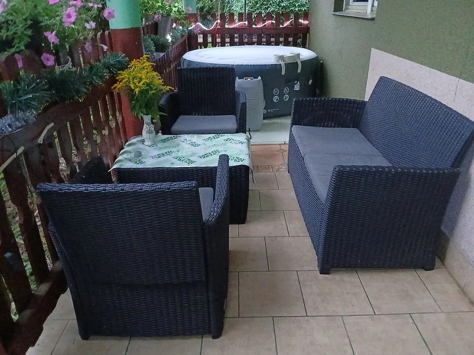 Domek wśród zieleni z S A U N Ą, Gor ą c ą b a l i ą, KOMINKIEM – zdjęcie 9
