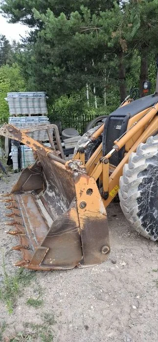Case 695 Super R Koparko-ładowarka CASE 695 Super R – zdjęcie 4
