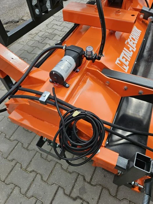 Zamiatarka komunalna TOP MT od 160cm do 240cm ! Niezawodna maszyna do utrzymywania czystości – zdjęcie 7