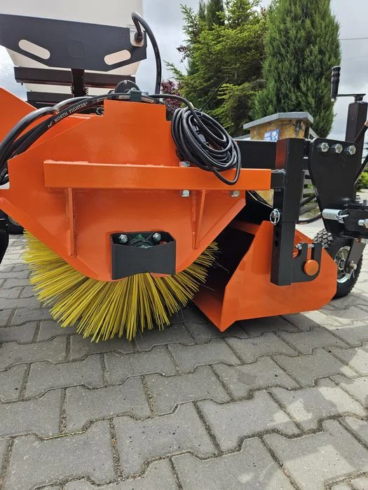 Zamiatarka komunalna TOP MT od 160cm do 240cm ! Niezawodna maszyna do utrzymywania czystości – zdjęcie 4