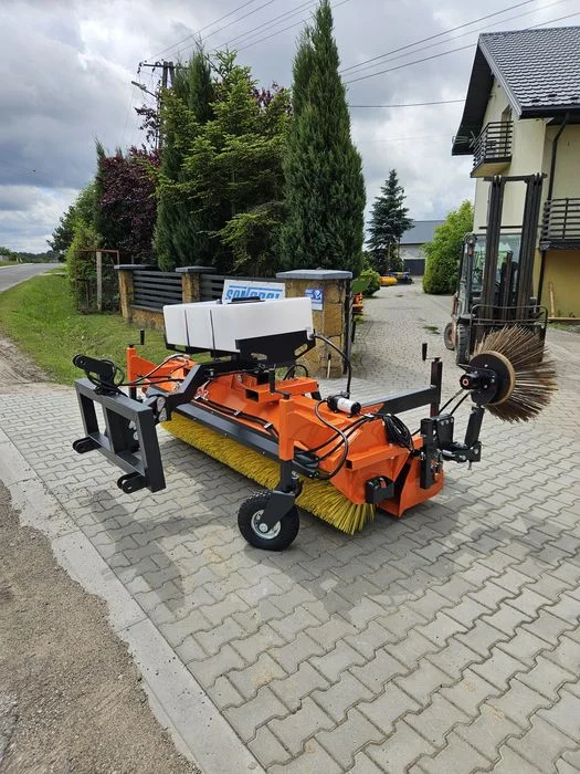 Zamiatarka komunalna TOP MT od 160cm do 240cm ! Niezawodna maszyna do utrzymywania czystości – zdjęcie 2