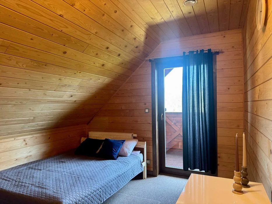 Nowoczesny Domek w Górskim Otoczeniu – Weekend marzeń-120 zł osoba, domki nad jeziorem na imprezy panieńskie i kawalerskie z jacuzzi i balią – zdjęcie 8