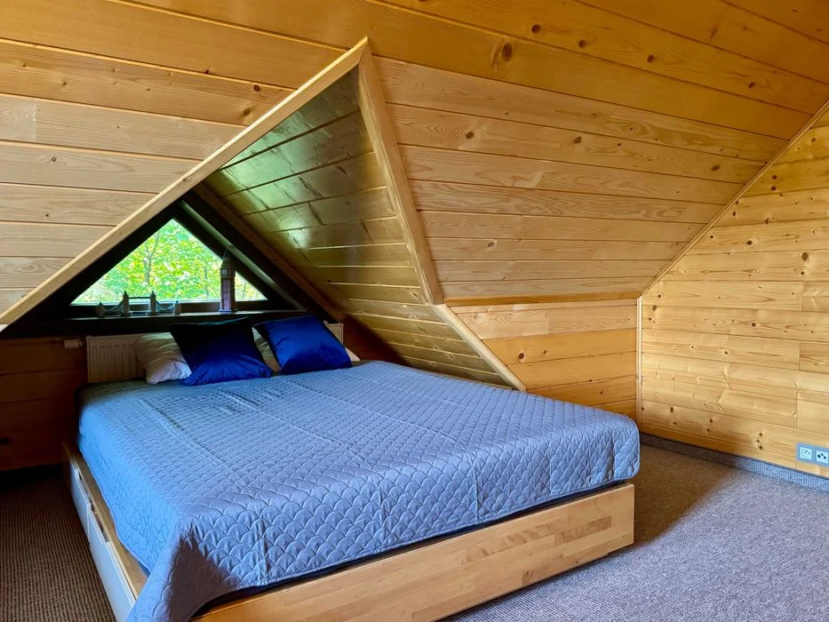 Nowoczesny Domek w Górskim Otoczeniu – Weekend marzeń-120 zł osoba, domki nad jeziorem na imprezy panieńskie i kawalerskie z jacuzzi i balią – zdjęcie 7