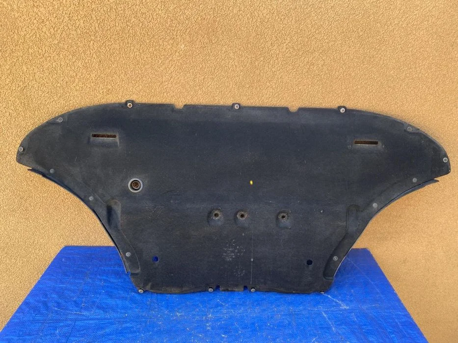 Audi Q7 4M 4M0825035A Płyta Pod Silnik Osłona
