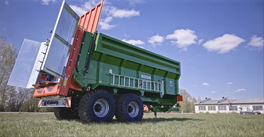 Rozrzutnik N250S/6 BIZON 14t – wersja PRO (skrętna oś, hydrauliczny dyszel) – zdjęcie 3