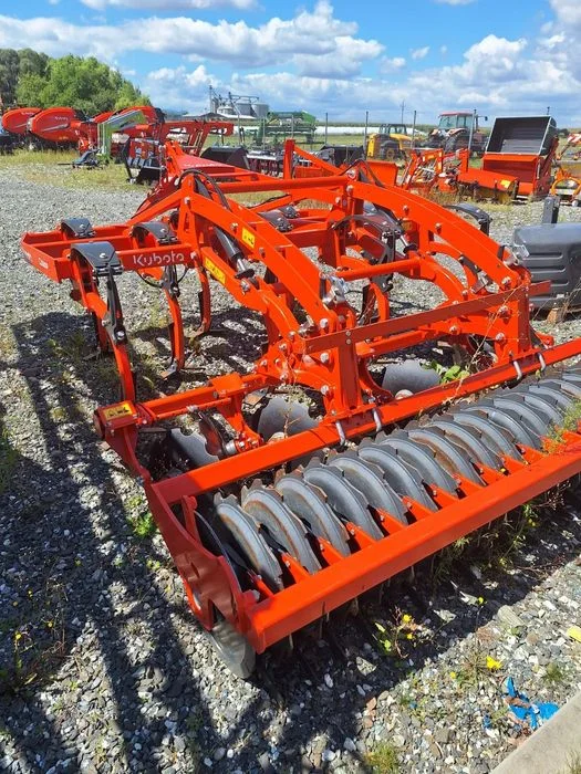 Kubota CU3301P Kultywator do głębokiej i płytkiej uprawy CU3301P (maszyna pokazowa) – zdjęcie 3