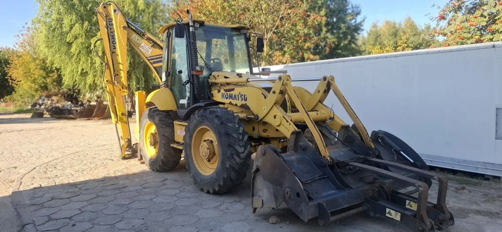 Koparko-ładowarka Komatsu WB 93