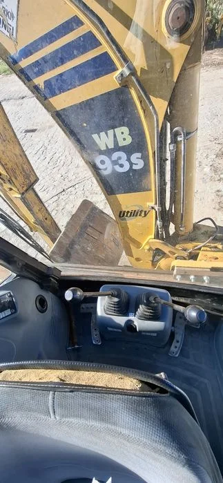 Koparko-ładowarka Komatsu WB 93 – zdjęcie 5