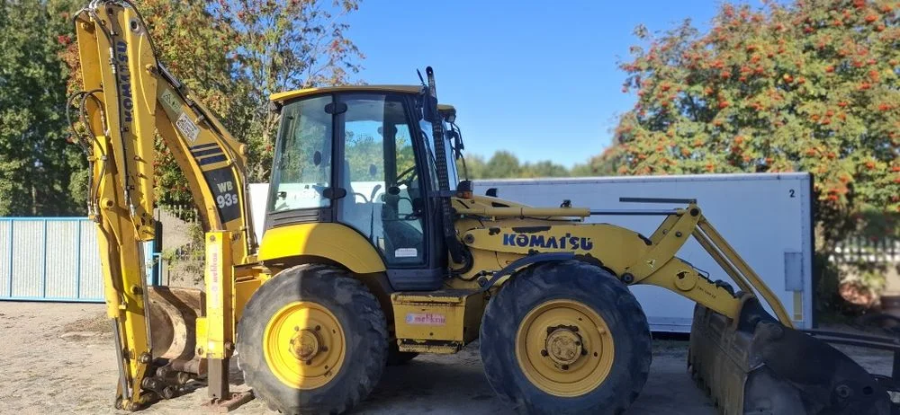 Koparko-ładowarka Komatsu WB 93 – zdjęcie 2