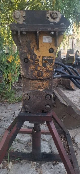 Koparko-ładowarka Komatsu WB 93 – zdjęcie 8