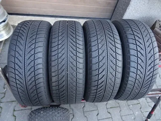 205/60/R16 92H Goodyear Ultra Grip 8