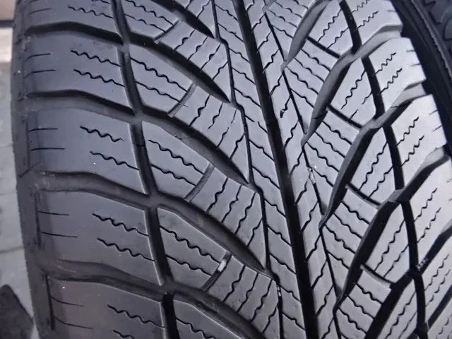 205/60/R16 92H Goodyear Ultra Grip 8 – zdjęcie 2