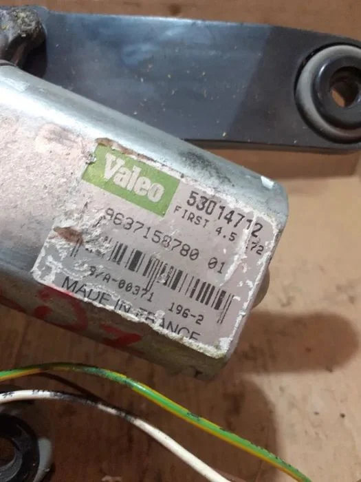 SILNICZEK WYCIERACZKI TYŁ PEUGEOT / CITROEN nr 53014712 – zdjęcie 3