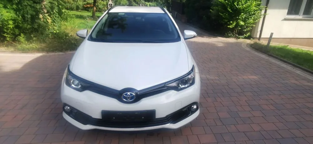 Toyota Auris 1.8 Hybryda – zdjęcie 2