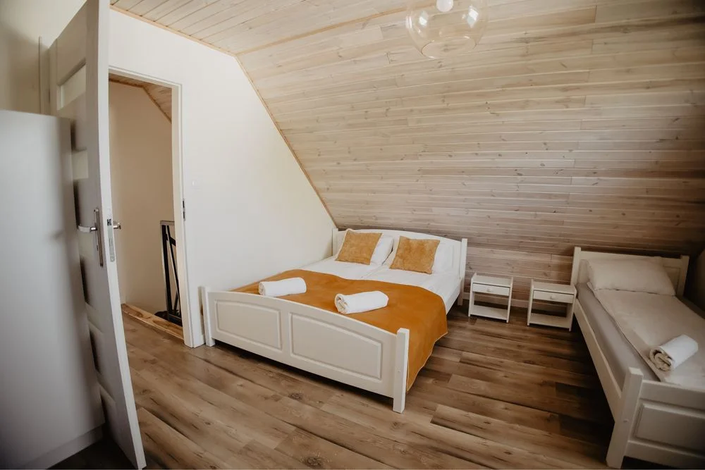 DOSTĘPNY 16-18 PAŹDZIERNIKA – Domki całoroczne – Kominek – Jacuzzi na tarasie – Bilard – Basen – Noclegi Bałtów – Magiczny Zakątek – zdjęcie 10