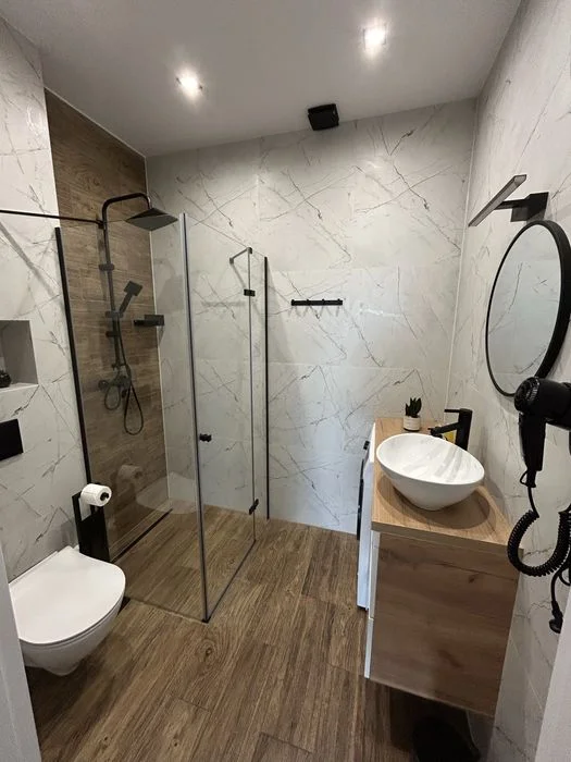 Pod Brzozami domki całoroczne Balia jacuzzi noclegi Ostrowiec Bałtów – zdjęcie 12