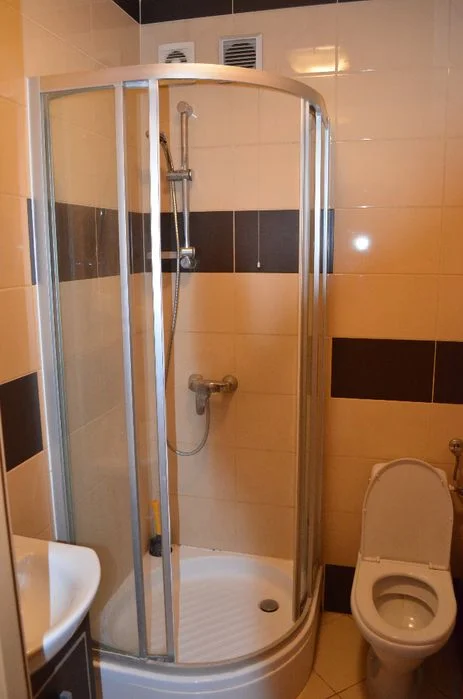 Hostel Noclegi Kwatery pokoje Pracownicze Wołomin Kobyłka Zielonka Emilianów Radzymin – zdjęcie 4