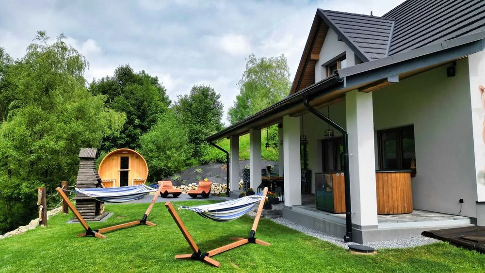 Domek w Bieszczadach z JACUZZI i SAUNĄ Gabra Chata