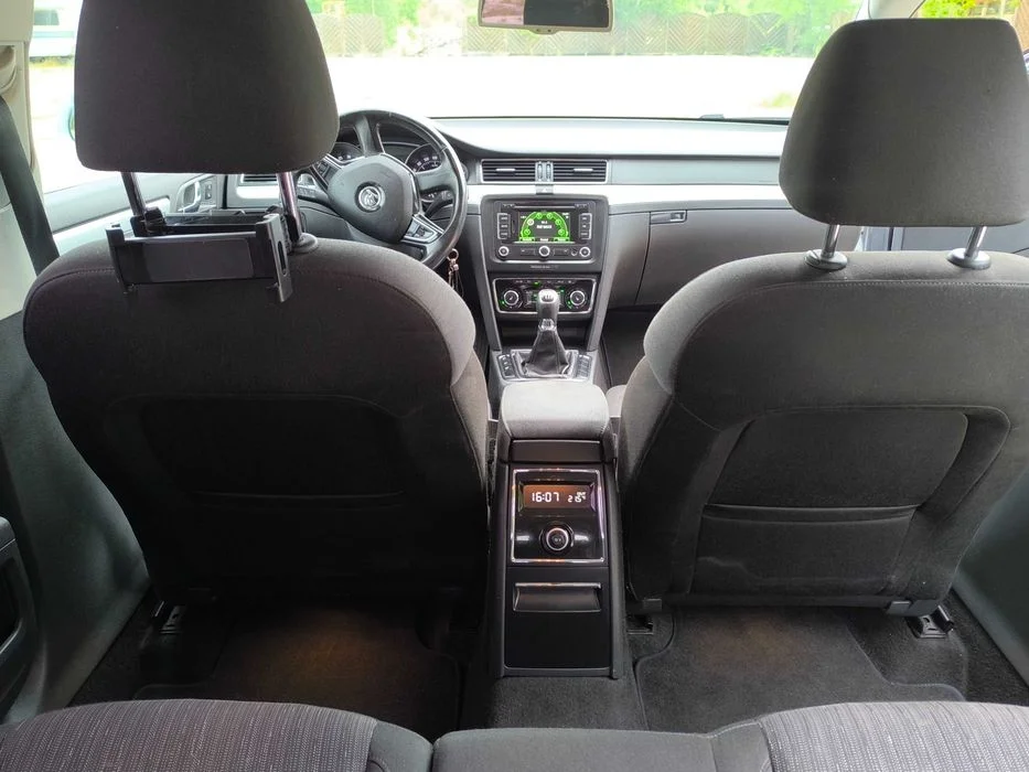 Skoda Superb 2 2.0 TDI 140 KM – zdjęcie 8