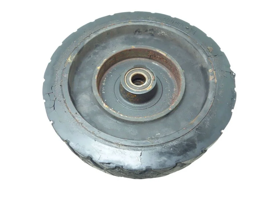 Zamiatarka Tennant M20 Koło Tylne 1059671